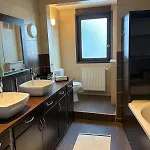 Le Grillen - 4 Bedroom - Centre Apartmán
