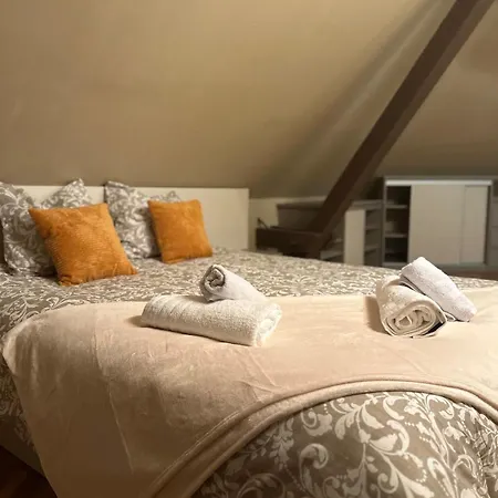 Le Grillen - 4 Bedroom - Centre Apartment